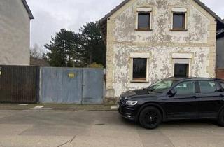 Einfamilienhaus kaufen in 51145 Köln, Köln - Provisionsfrei* Renovierungsbedürftiges Haus mit KFW Zuschuss von &#x80; 50 000,00 sanieren
