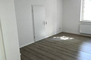 Wohnung kaufen in 72829 Engstingen, Engstingen - Frisch sanierte 5-Zimmer Wohnung mit Balkon & Stellplätzen