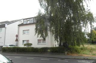 Haus kaufen in Heinrichstrasse, 50999 Köln, Köln - Freistehendes gepflegtes Dreiparteienhaus schöner Garten und Garage - Wohnung im Erdgeschoss bezugsfrei - beliebter Wohnort Köln Weiß