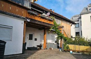 Haus kaufen in 83607 Holzkirchen, Holzkirchen - Haus mit Einliegerwohnung
