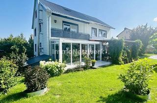 Haus kaufen in 95119 Naila, **Ländlich wohnen, vielseitig nutzen – Dreifamilienhaus mit großem Potenzial**