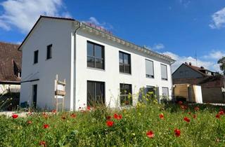 Doppelhaushälfte kaufen in 90610 Winkelhaid, Modern. Hell. Grün. - Neubau-Doppelhaushälfte in lebenswerter Lage