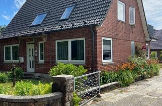 Anlageobjekt in 25821 Bredstedt, Sehr gut vermietetes 2 Familienhaus mit pflegeleichtem Grundstück im Herzen von Bredstedt