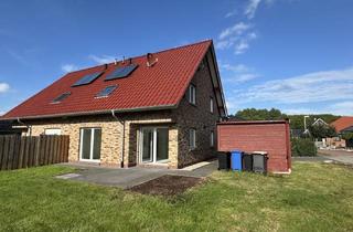 Haus mieten in Falkenweg, 26441 Jever, Modernes Familiendomizil mit großzügigem Garten in bester Lage – stilvolle Doppelhaushälfte