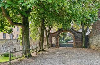 Garagen kaufen in 53881 Euskirchen, Denkmalgeschützte und gepflegte ehemalige Propstei in ruhiger Lage von Euskirchen-Niederkastenholz