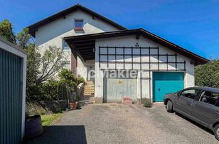 Mehrfamilienhaus kaufen in 83026 Rosenheim, Mehrfamilienhaus mit 3 Einheiten und großem Garten in begehrter, familienfreundlicher Lage