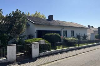 Einfamilienhaus kaufen in 67549 Worms, Bungalow mit Garten und Garage!