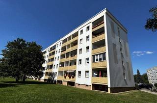 Wohnung kaufen in Karl-Kippenhahn-Straße 23, 08058 Zwickau, Helle 3-Raumwhg. mit Loggia und EBK in Zwickau-Mosel!
