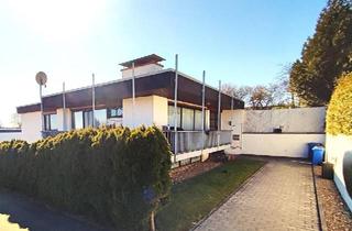 Haus kaufen in 97877 Wertheim, Wertheim - Zweifamilienbungalow in ruhiger Lage
