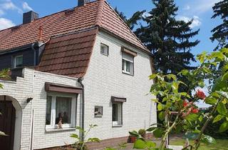 Haus kaufen in 06184 Kabelsketal, Kabelsketal - Zweifamilienhaus für Macher mit geschickten Händen und Ideen