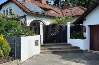 Villa kaufen in 91341 Röttenbach, Röttenbach - Diskrete Unternehmervilla in Bestlage von Röttenbach