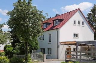Wohnung mieten in 99094 Erfurt, (EF0136_M) Erfurt: Hochheim, kleine 2-Zimmer-Mansardenwohnung in ruhigem Wohnhaus mit Garten, nahe zur EGA, WLAN inkl.
