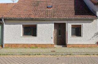 Reihenhaus kaufen in 16775 Gransee, Kleines Haus mit Garten statt Wohnung: Ihr Sanierungsprojekt im historischen Stadtkern von Gransee
