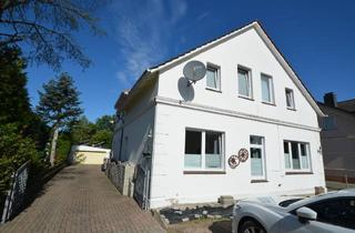 Haus kaufen in 26954 Nordenham, Zweifamilienhaus mit großem Nebengebäude in Nordenham