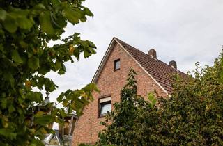 Haus kaufen in 27777 Ganderkesee, Ganderkesee - *** bezaubernder GARTEN - GARAGE - EFH mit POTENZIAL - OG und EG getrennt NUTZBAR ***