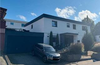 Einfamilienhaus kaufen in 72793 Pfullingen, Pfullingen - Einfamilienhaus mit 2 Einliegerwohnungen und Pool *privat*