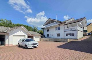 Haus kaufen in 57520 Steinebach, Steinebach/Sieg - 3-MFH mit 5 Garagen und Top-Potenzial zur flexiblen Nutzung in Sackgassenlage