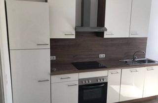 Wohnung mieten in Ronneburger Str. 11, 08412 Werdau, Werdau-Zentrum, gr. 2,5-Zi.-Whg. mit Einbauküche u. Stellplätzen (Wanne UND Dusche)