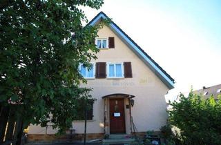 Einfamilienhaus kaufen in 78166 Donaueschingen, Zwei Wohneinheiten oder ein Zuhause: Solide Doppelhaushälfte in ruhiger Lage von Donaueschingen !