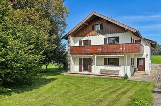 Einfamilienhaus kaufen in 83367 Petting, Vielseitig nutzbares Wohnanwesen mit großzügigem Grundstück und Ausbaupotenzial