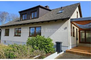 Haus kaufen in 90542 Eckental, Idylle trifft Wohnkomfort – Einzigartiges Haus am Weiher mit Blick ins Grüne in Eckental