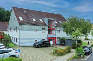 Wohnung kaufen in 92318 Neumarkt, Stilvoll Wohnen: Sonnige 2-Zimmer-Wohnung mit Terrasse im Altenhof