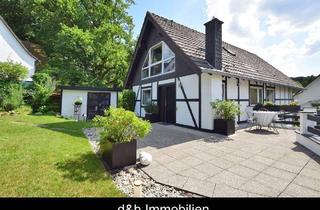 Wohnung kaufen in 51503 Rösrath, Rösrath - Haus oder Wohnung? Geräumige 5 Zi-Maisonette mit großem Grundstücksanteil in Zweifamilienhaus in Top-Wohnlage in Rösrath-Forsbach.