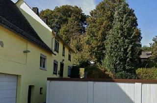 Haus kaufen in 56132 Becheln, Becheln - Wohnhaus mit 4 Garagen und Grundstück