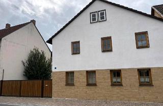 Einfamilienhaus kaufen in 97633 Sulzfeld, Sulzfeld - Großzügiges Einfamilienhaus mit Ausbaupotenzial