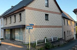 Haus kaufen in 37671 Höxter, Höxter - Ein-Zweifamilienhaus zu verkaufen