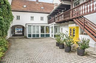 Villa kaufen in 94496 Ortenburg, Ensembleschutz - Schmuckstück mit Zukunft – Wohnen und Arbeiten am Marktplatz Ortenburg