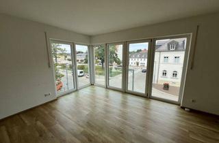 Wohnung mieten in 95111 Rehau, 4-Zimmer-Wohnung - Aufzug - Garage mit direkt Zugang zum Gebäude - Baujahr 2016 - Balkon