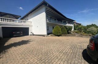 Villa kaufen in 66802 Überherrn, Überherrn-Felsberg: Freistehende Villa, ca. 315m², mit Sauna, Doppelgarage und Fernblick ins Grüne