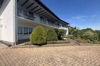 Villa kaufen in 66802 Überherrn, Überherrn Felsberg: Freistehende Villa, ca. 315m², mit Sauna, Doppelgarage ( Provisionsfrei )