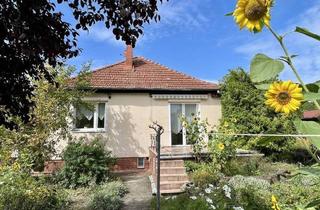 Haus kaufen in Friedlander Straße 83, 12489 Berlin, Berlin - Adlershof - Teilbar! Paradies im Grünen - Großer Garten mit kleinem Haus
