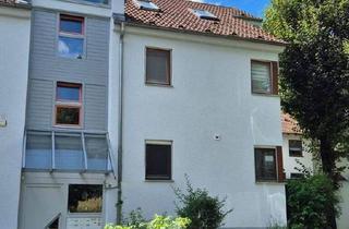 Wohnung kaufen in 71083 Herrenberg, Herrenberg - Geschmackvolle, gepflegte 2,5-Zimmer-Wohnung mit 2 Balkonen und Einbauküche in Herrenberg
