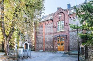 Wohnung kaufen in 50769 Köln, Worringen: Außergewöhnliche Dachgeschosswohnung in historischem Gebäude.