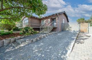 Einfamilienhaus kaufen in 52538 Selfkant, Ein Zuhause für Mensch und Pferd – freistehendes Anwesen mit 4 Pferdeboxen in Selfkant-Wehr!