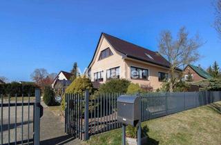 Haus kaufen in Buchenallee 22, 16341 Panketal, Sonnenbaden: Top gepflegtes EFH mit Pool und Garten in Panketal