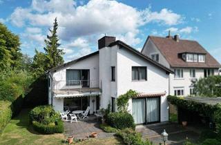 Einfamilienhaus kaufen in 34130 Kassel, Kassel - Exklusives Wohnen mit viel Platz, parkähnlichem Grundstück und Herkulesblick in Kirchditmold!
