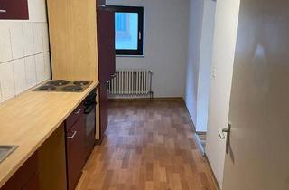 Wohnung kaufen in 98574 Schmalkalden, Schmalkalden - Großzügige Etagenwohnung - Renditeobjekt als Kapitalanlage