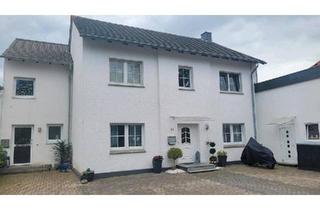 Einfamilienhaus kaufen in 59556 Lippstadt, Lippstadt - Provisionsfrei! Großes Einfamilienhaus plus Anliegerhaus