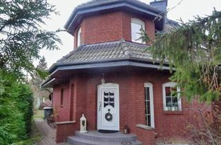 Einfamilienhaus kaufen in 16356 Ahrensfelde, Ahrensfelde - Immobilie mit Potential - großes Grundstück mit attraktivem Haus und weiterer Baufläche