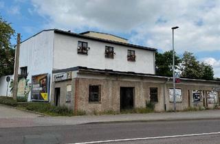 Haus kaufen in 04435 Schkeuditz, Schkeuditz - Grundstück mit sanierungsbedürftigem Haus - zentrale Lage