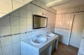 Wohnung mieten in 08223 Falkenstein, Tolle Dachwohnung, Doppelwaschtisch, neue Fußböden !