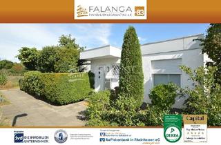 Haus kaufen in 64546 Mörfelden-Walldorf, FALANGA IMMOBILIEN-Begehrter großer Bungalow in prima Zustand und top Grünlage in Mörfelden-Walldorf