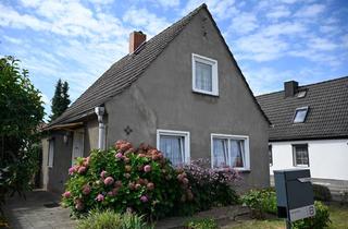 Einfamilienhaus kaufen in Harzstrasse, 39387 Oschersleben (Bode), Kleines Haus mit Grundstück und Garage