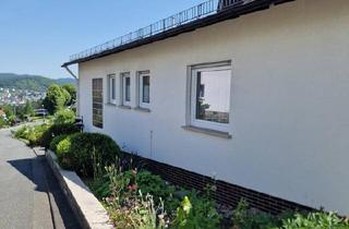 Einfamilienhaus kaufen in 35745 Herborn, Herborn - Einfamilienhaus mit unverbauter Weitsicht, beliebte Lage, Garagen