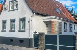 Einfamilienhaus kaufen in 69181 Leimen, Leimen - Einfamilienhaus mit Scheune und großem Garten in bester Lage