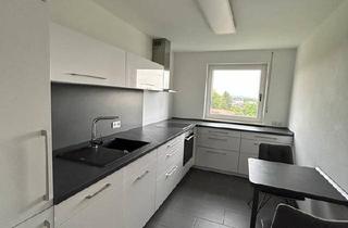 Wohnung kaufen in 78073 Bad Dürrheim, Bad Dürrheim - Renovierte 3,5-Zimmer-Wohnung in Bad Dürrheim mit Balkon & Garage